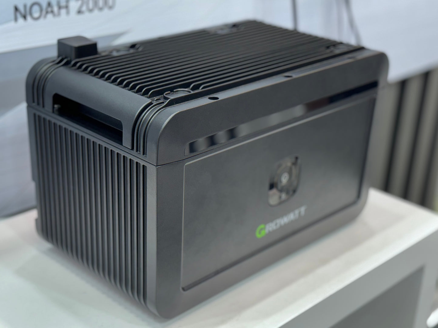 Growatt NOAH 2000 Speichersystem für Balkonkraftwerk 2kW